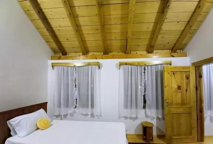 Bujtina Peshtan Guesthouse&Camping Tepelena Kültér fotó