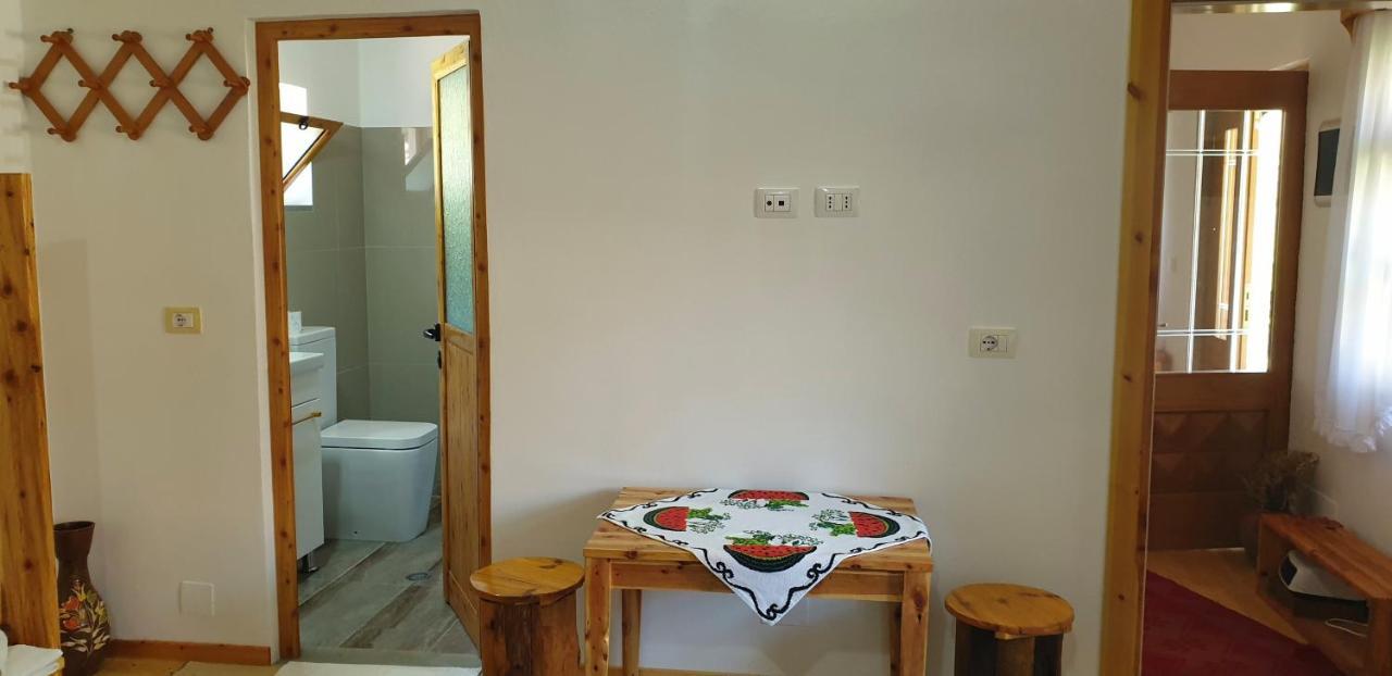 Bujtina Peshtan Guesthouse&Camping Tepelena Kültér fotó