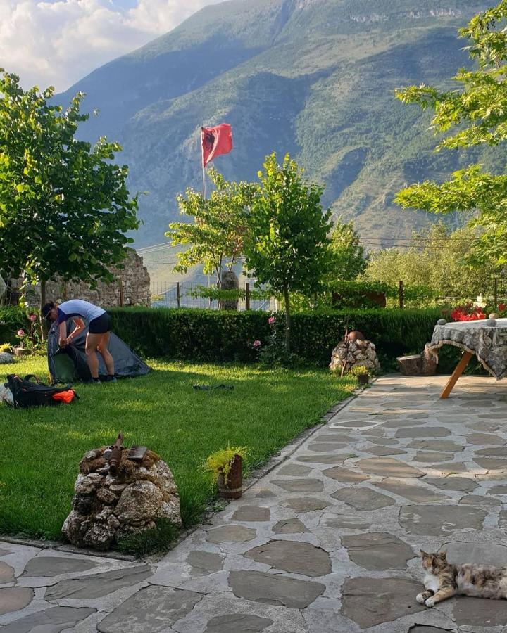 Bujtina Peshtan Guesthouse&Camping Tepelena Kültér fotó
