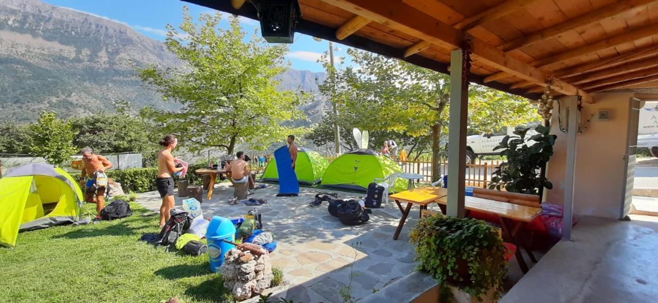 Bujtina Peshtan Guesthouse&Camping Tepelena Kültér fotó