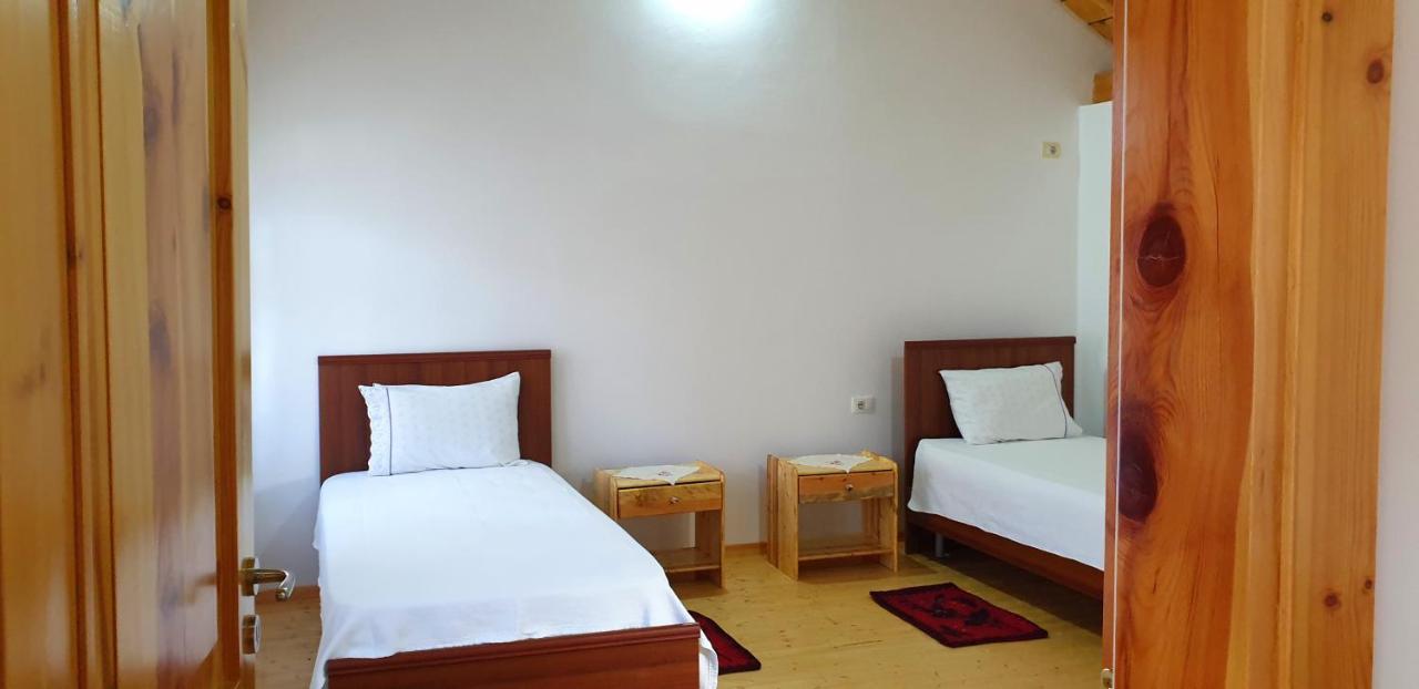Bujtina Peshtan Guesthouse&Camping Tepelena Kültér fotó