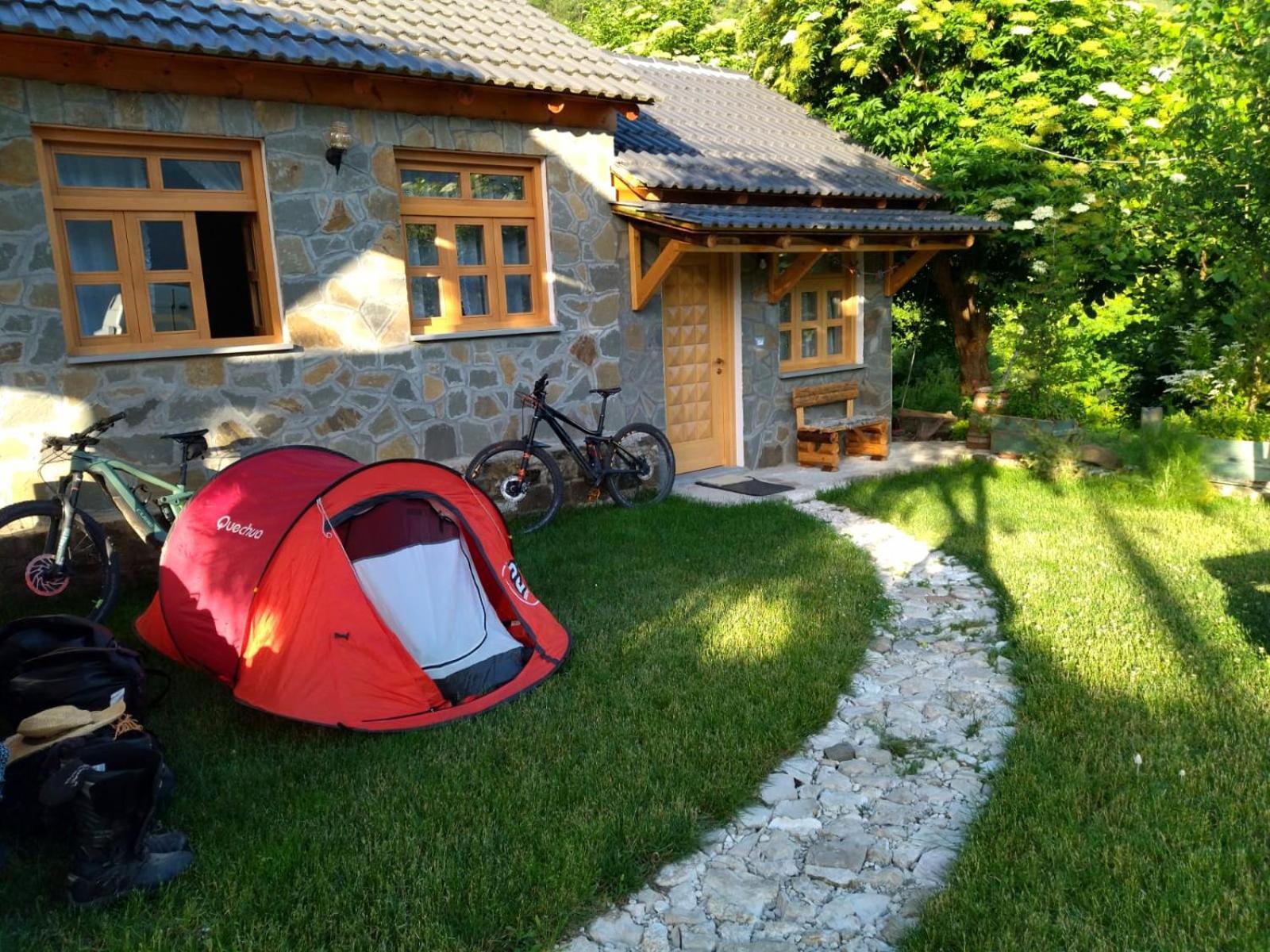 Bujtina Peshtan Guesthouse&Camping Tepelena Kültér fotó