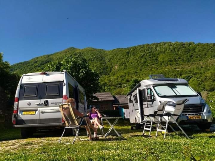Bujtina Peshtan Guesthouse&Camping Tepelena Kültér fotó