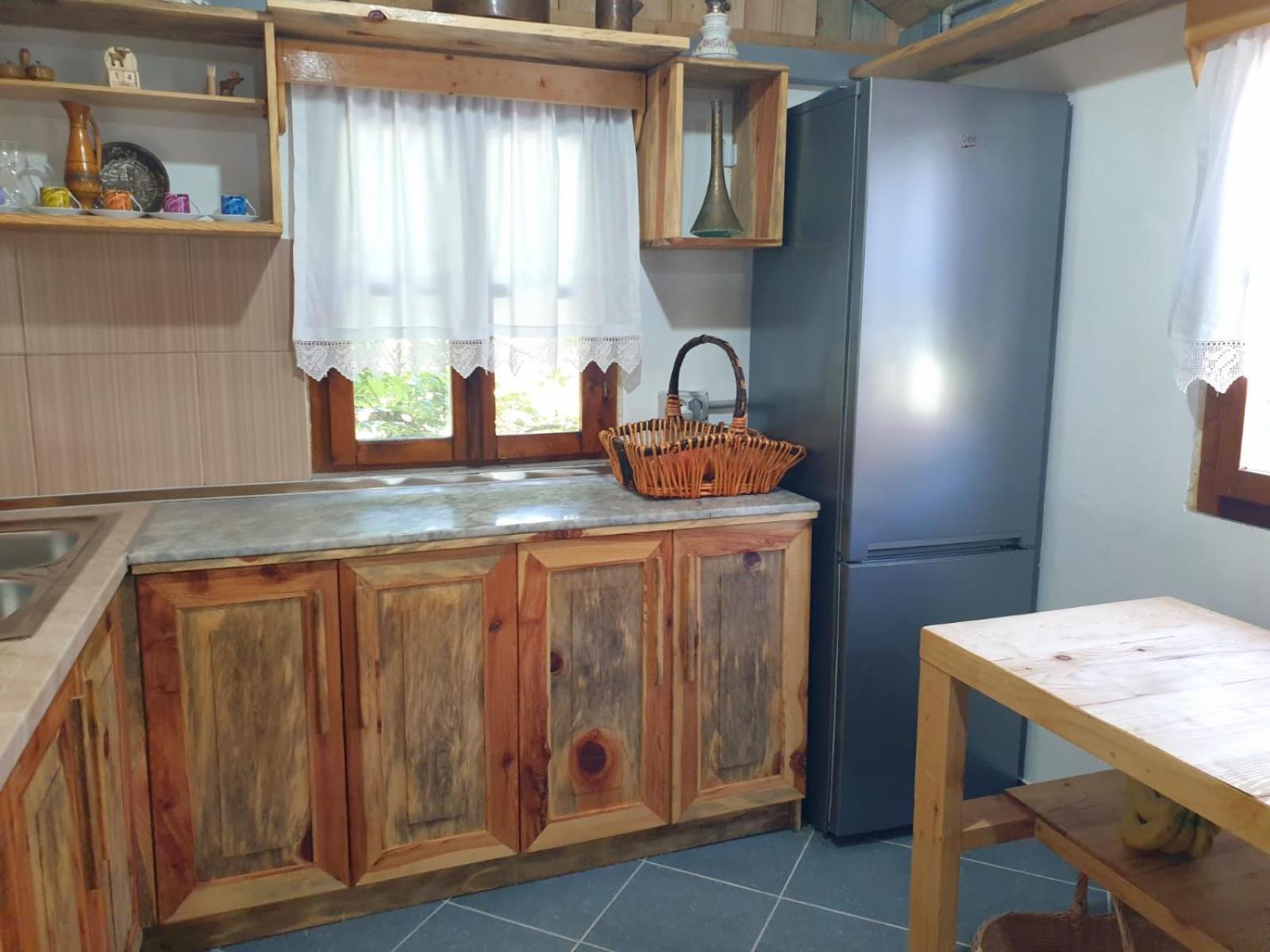 Bujtina Peshtan Guesthouse&Camping Tepelena Kültér fotó