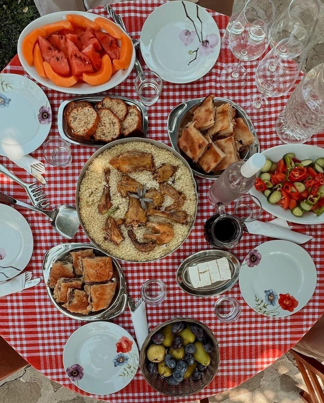 Bujtina Peshtan Guesthouse&Camping Tepelena Kültér fotó