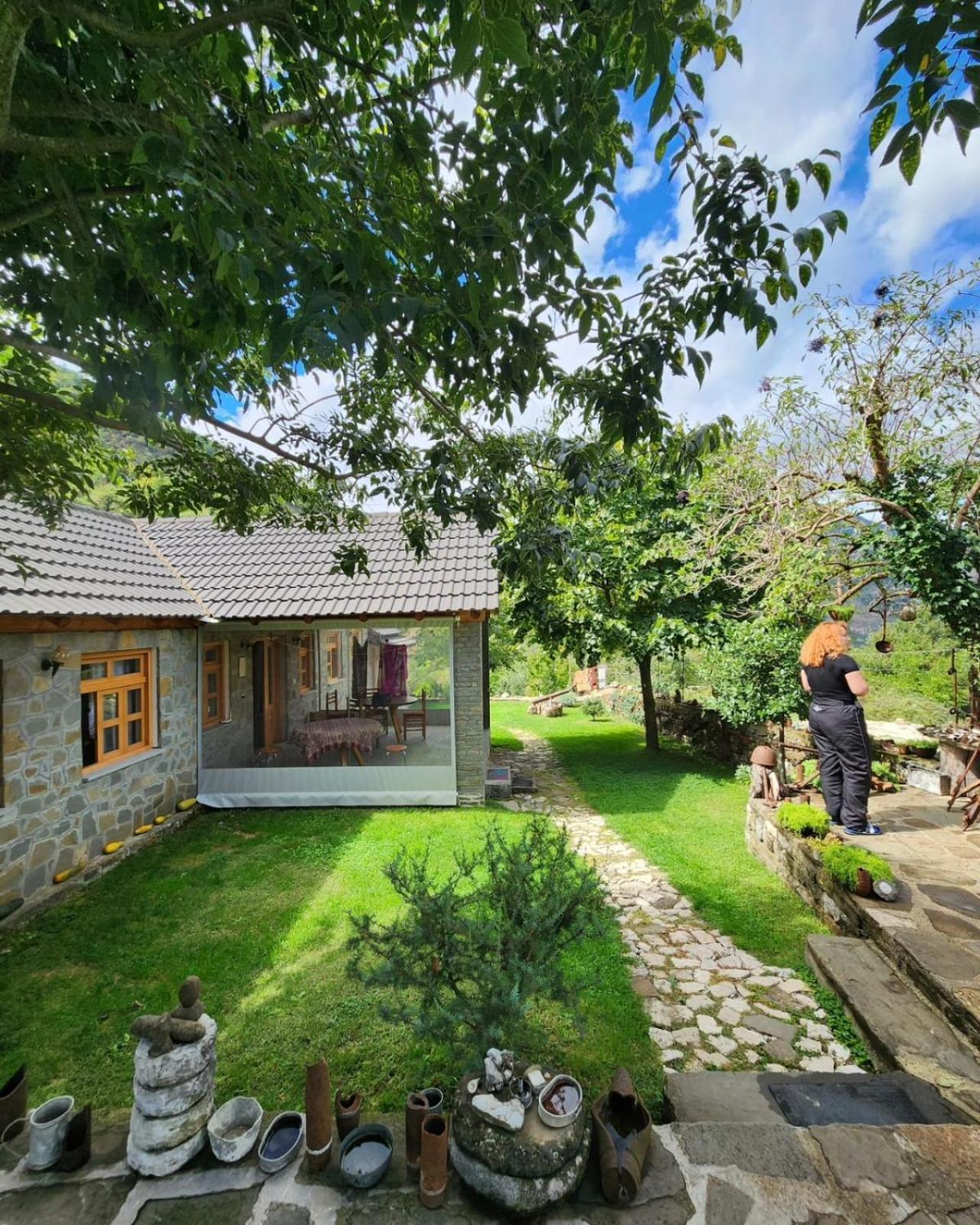 Bujtina Peshtan Guesthouse&Camping Tepelena Kültér fotó